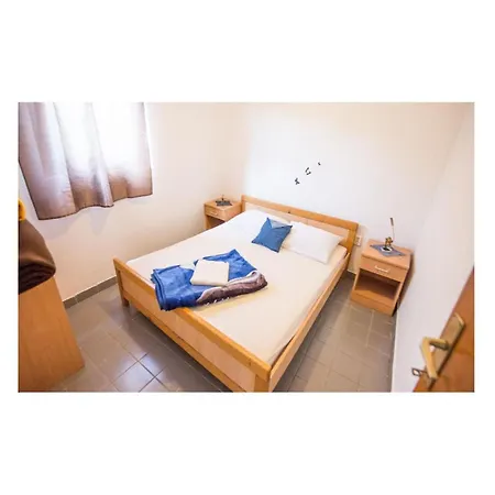 Holiday home 2 Bedroom Lovely In Zizanj Otok Zizanj