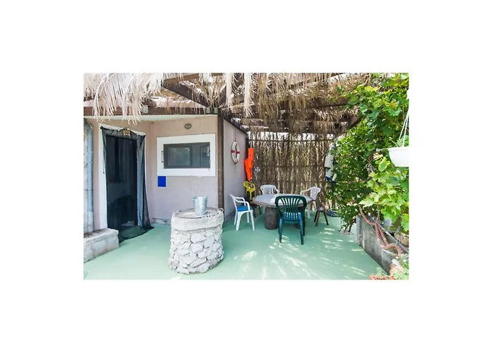 Дом отдыха 2 Bedroom Lovely In Zizanj *