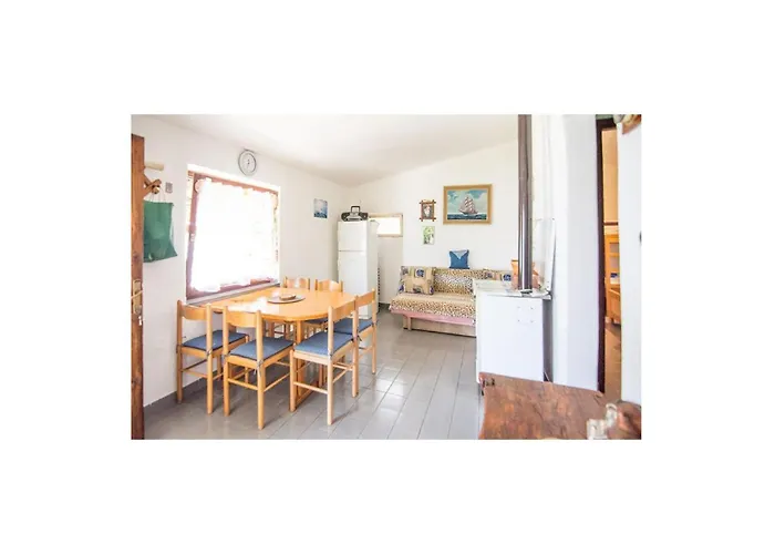 2 Bedroom Lovely In Zizanj * Rivanj