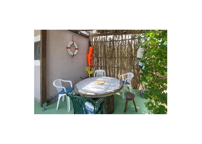 Дом отдыха 2 Bedroom Lovely In Zizanj *